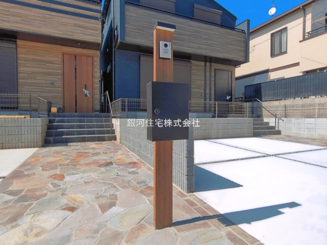 G00398510 神奈川県横浜市金沢区柳町 新築一戸建て 7298万円 土地面積131.22m² (約39.69坪) 建物面積101.85m² (約30.80坪) 間取り４ＬＤＫ 築年月2026年07月(築１年以内)【外観5】