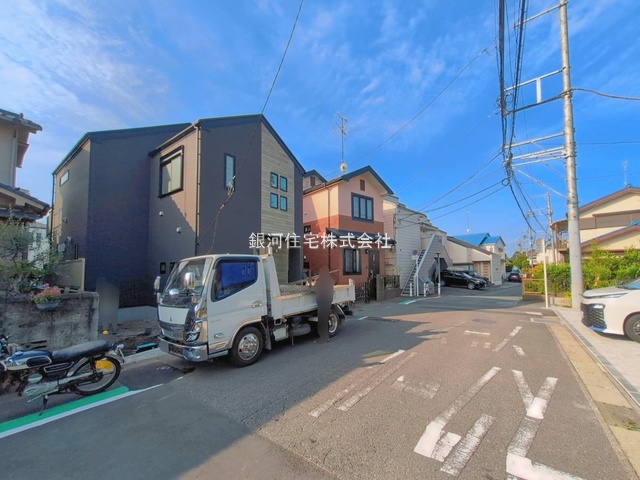 G00398511 神奈川県大和市南林間８丁目 新築一戸建て 5698万円 土地面積105.45m² (約31.89坪) 建物面積100.19m² (約30.30坪) 間取り４ＬＤＫ 築年月2026年09月(築１年以内)【外観6】