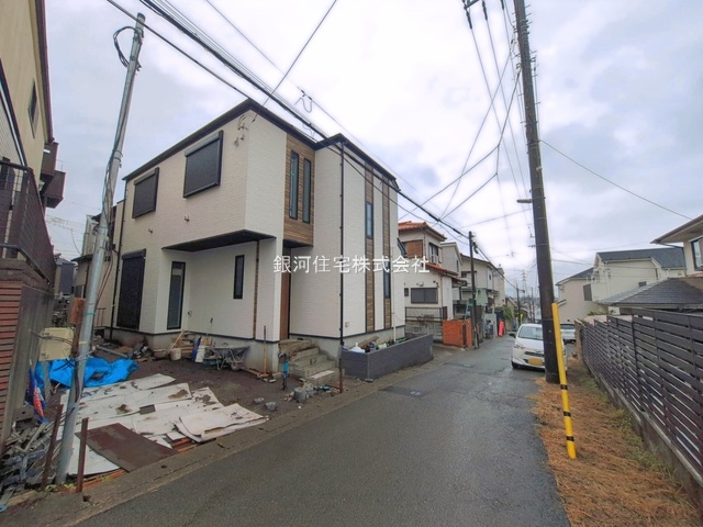 G00398512 神奈川県横浜市戸塚区汲沢５丁目 新築一戸建て 5798万円 土地面積100.63m² (約30.44坪) 建物面積99.36m² (約30.05坪) 間取り４ＬＤＫ 築年月2026年09月(築１年以内)【外観3】