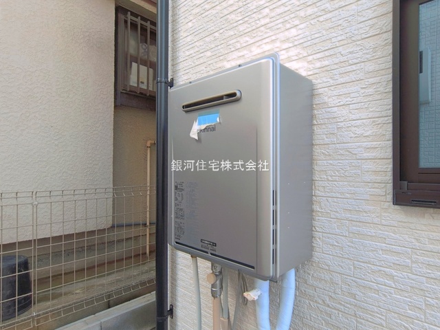 G00398513 埼玉県草加市草加５丁目 新築一戸建て 4880万円 土地面積82.57m² (約24.97坪) 建物面積89.22m² (約26.98坪) 間取り３ＬＤＫ 築年月2026年08月(築１年以内)【外観7】
