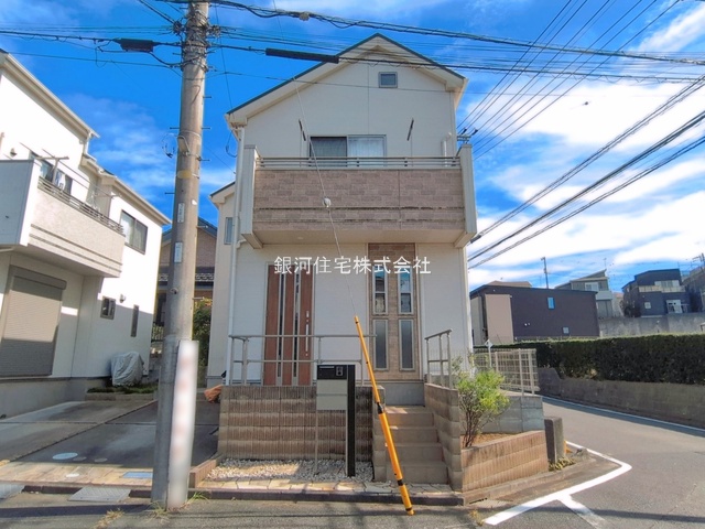 G00398582 東京都多摩市和田 中古一戸建て 3990万円 土地面積92.46m² (約27.96坪) 建物面積73.80m² (約22.32坪) 間取り３ＬＤＫ 築年月2019年01月(築7年)【外観2】