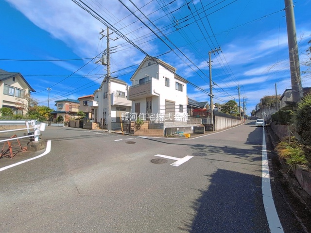 G00398582 東京都多摩市和田 中古一戸建て 3990万円 土地面積92.46m² (約27.96坪) 建物面積73.80m² (約22.32坪) 間取り３ＬＤＫ 築年月2019年01月(築7年)【外観3】