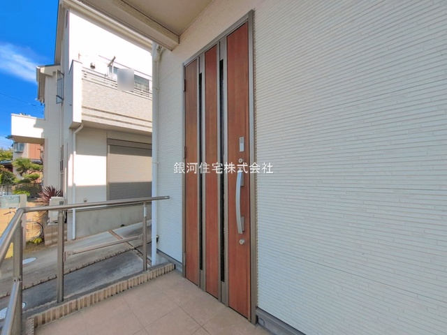 G00398582 東京都多摩市和田 中古一戸建て 3990万円 土地面積92.46m² (約27.96坪) 建物面積73.80m² (約22.32坪) 間取り３ＬＤＫ 築年月2019年01月(築7年)【外観5】
