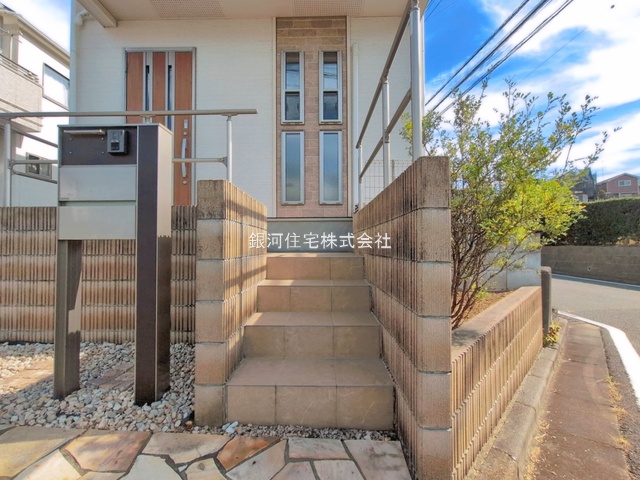 G00398582 東京都多摩市和田 中古一戸建て 3990万円 土地面積92.46m² (約27.96坪) 建物面積73.80m² (約22.32坪) 間取り３ＬＤＫ 築年月2019年01月(築7年)【外観13】