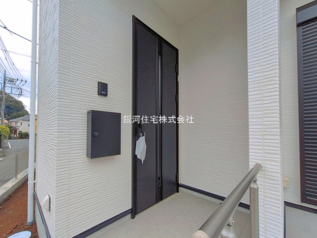 G00398863 東京都西東京市栄町２丁目 新築一戸建て 6499万円 土地面積104.75m² (約31.68坪) 建物面積84.25m² (約25.48坪) 間取り３ＬＤＫ 築年月2026年06月(築１年以内)【外観4】
