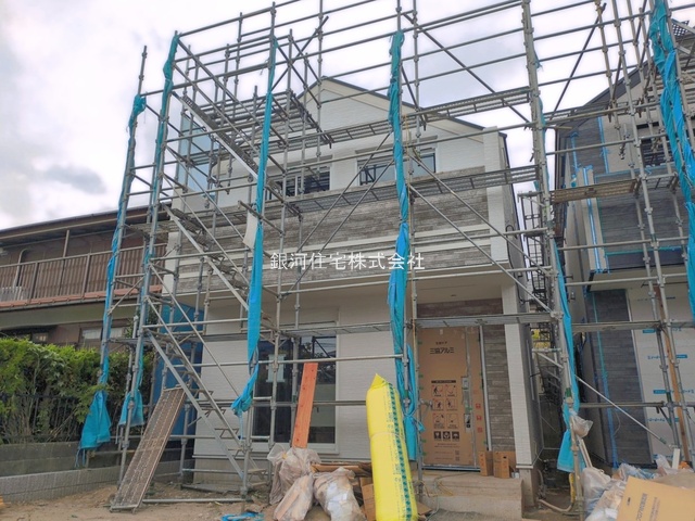 G00399262 神奈川県横浜市磯子区洋光台３丁目 新築一戸建て 7998万円 土地面積171.99m² (約52.02坪) 建物面積102.68m² (約31.06坪) 間取り４ＬＤＫ 築年月2026年10月(築１年以内)【外観10】