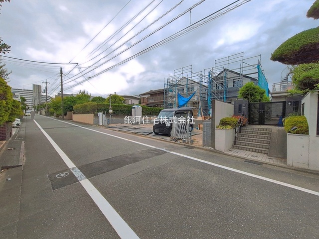 G00399262 神奈川県横浜市磯子区洋光台３丁目 新築一戸建て 7998万円 土地面積171.99m² (約52.02坪) 建物面積102.68m² (約31.06坪) 間取り４ＬＤＫ 築年月2026年10月(築１年以内)【外観12】