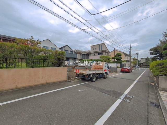G00399263 神奈川県横浜市磯子区洋光台３丁目 新築一戸建て 8198万円 土地面積172.28m² (約52.11坪) 建物面積102.26m² (約30.93坪) 間取り４ＬＤＫ 築年月2026年10月(築１年以内)【外観6】