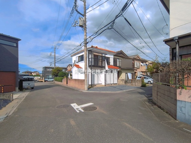 G00399542 埼玉県鶴ヶ島市大字中新田 中古一戸建て 1749万円 土地面積101.67m² (約30.75坪) 建物面積79.99m² (約24.19坪) 間取り４ＤＫ 築年月1985年04月(築41年)【外観3】