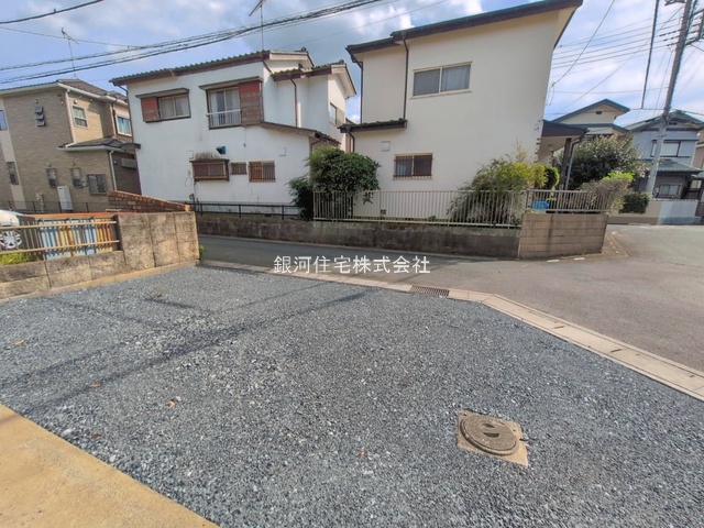 G00399542 埼玉県鶴ヶ島市大字中新田 中古一戸建て 1749万円 土地面積101.67m² (約30.75坪) 建物面積79.99m² (約24.19坪) 間取り４ＤＫ 築年月1985年04月(築41年)【外観5】