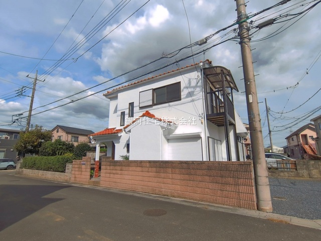 G00399542 埼玉県鶴ヶ島市大字中新田 中古一戸建て 1749万円 土地面積101.67m² (約30.75坪) 建物面積79.99m² (約24.19坪) 間取り４ＤＫ 築年月1985年04月(築41年)【外観6】