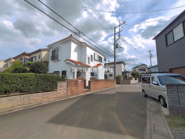 G00399542 埼玉県鶴ヶ島市大字中新田 中古一戸建て 1749万円 土地面積101.67m² (約30.75坪) 建物面積79.99m² (約24.19坪) 間取り４ＤＫ 築年月1985年04月(築41年)【外観10】