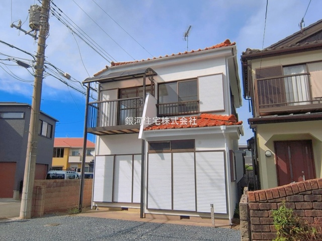 G00399542 埼玉県鶴ヶ島市大字中新田 中古一戸建て 1749万円 土地面積101.67m² (約30.75坪) 建物面積79.99m² (約24.19坪) 間取り４ＤＫ 築年月1985年04月(築41年)【外観11】