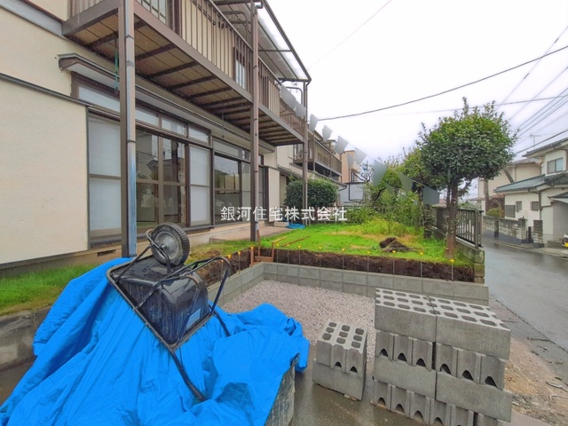 G00399543 埼玉県入間市大字新久 中古一戸建て 2099万円 土地面積153.87m² (約46.54坪) 建物面積109.88m² (約33.23坪) 間取り４ＬＤＫ 築年月1982年08月(築44年)【外観5】