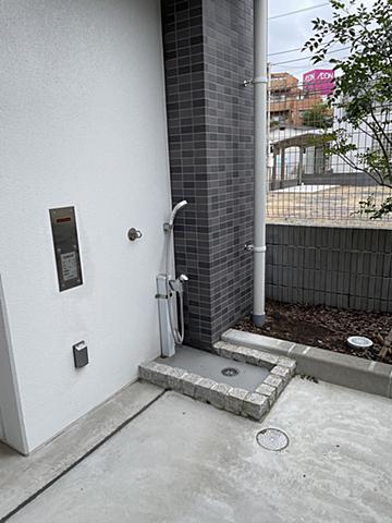 T00080088 神奈川県横浜市金沢区洲崎町 中古マンション 3980万円 専有面積60.00m² (約18.14坪) 間取り２ＳＬＤＫ 所在階4階 築年月2017年11月(築7年)【外観8】